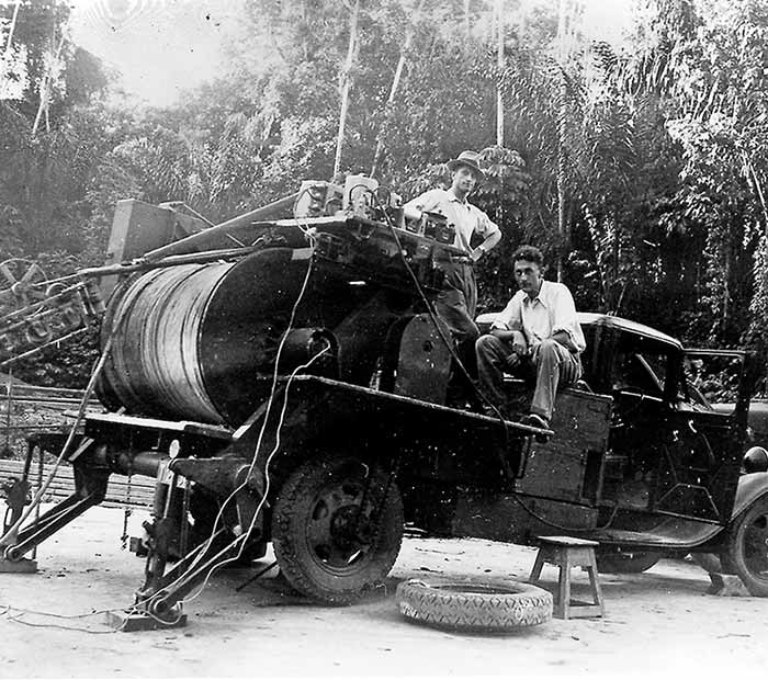 The basic tool for all Schlumberger field operations, the logging truck, easily recognized by its characteristic blue color adopted in 1936, became an indispensable element of wellsite operations.