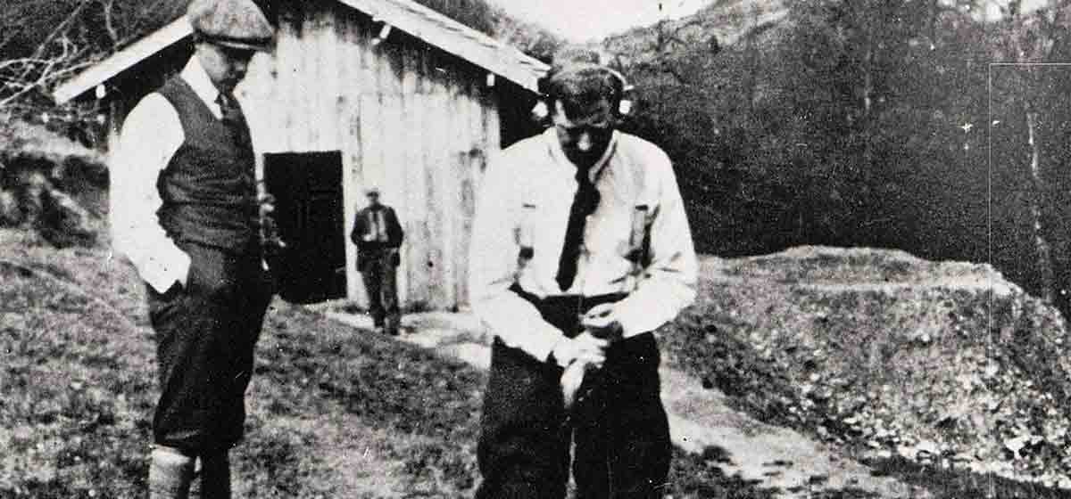 In 1912 Conrad Schlumberger, using very basic equipment, recorded the first map of equipotential curves in his Normandy estate near Caen.