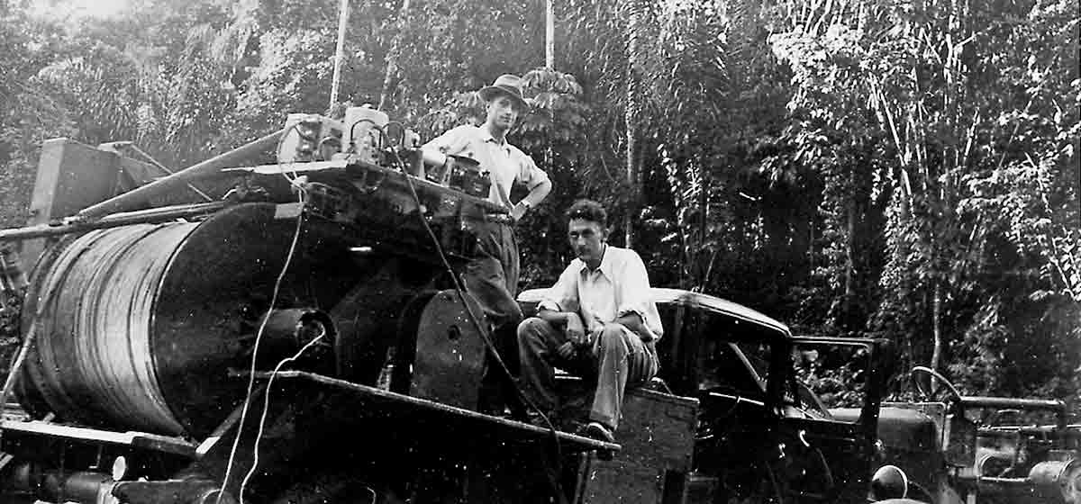 The basic tool for all Schlumberger field operations, the logging truck, easily recognized by its characteristic blue color adopted in 1936, became an indispensable element of wellsite operations.