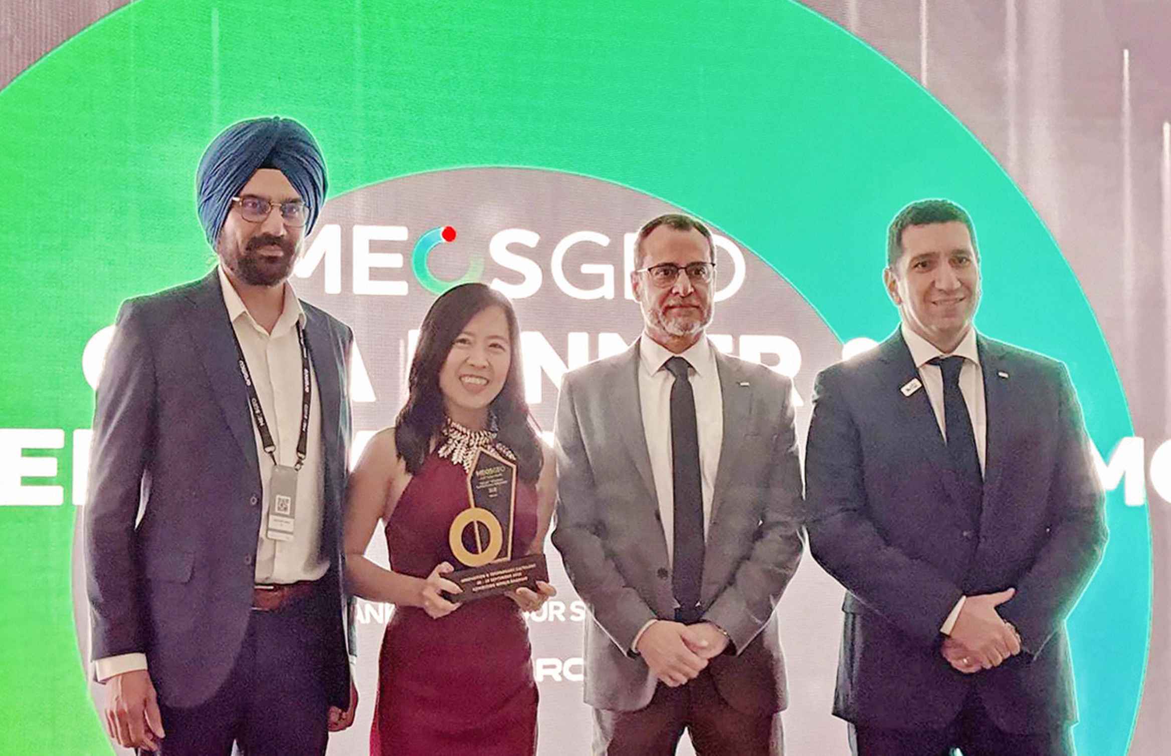 SLB representatives accepting the MEOS GEO Award 2025 for Innovation & Technology.