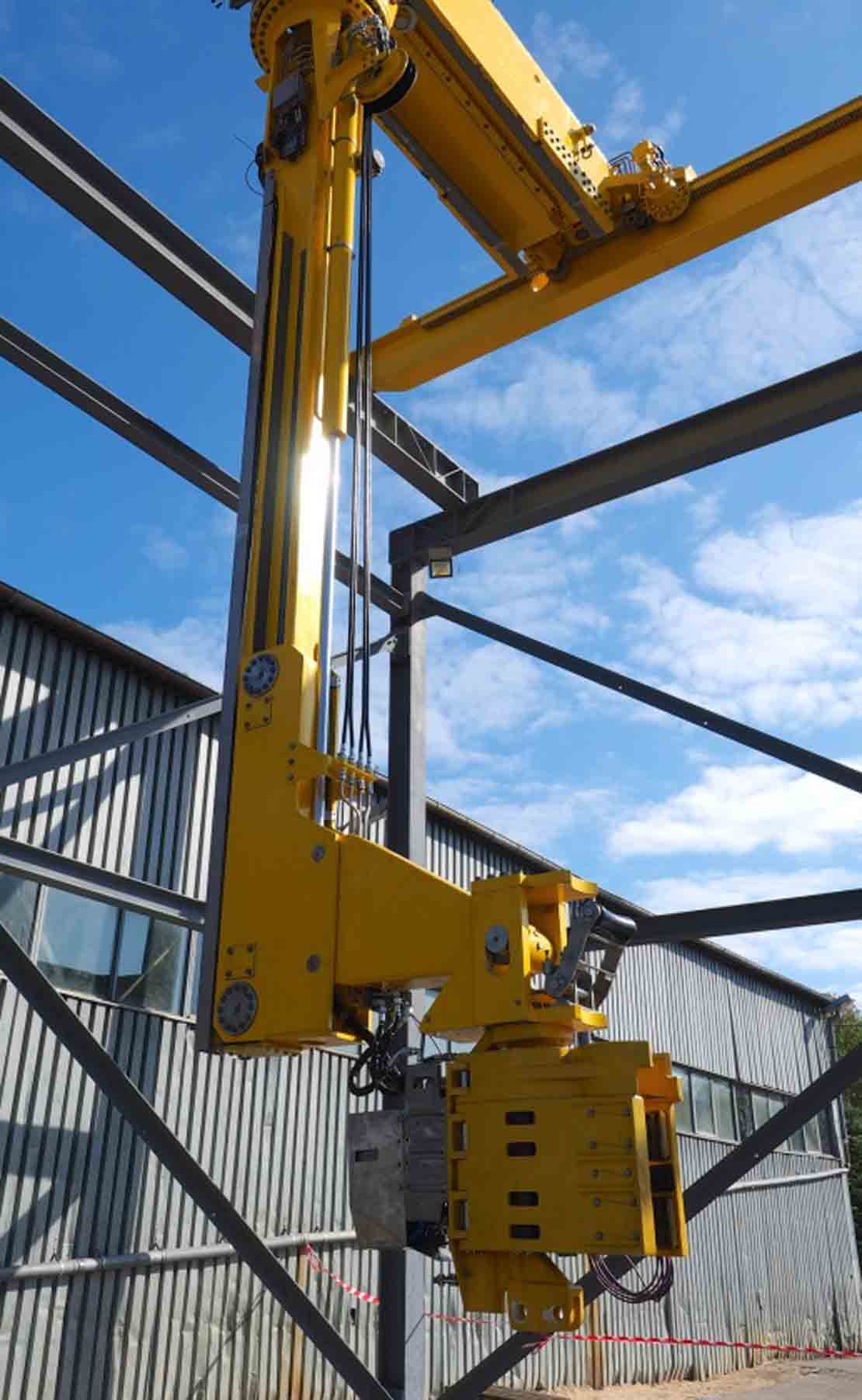BridgeRacker compact vertical pipe handling system