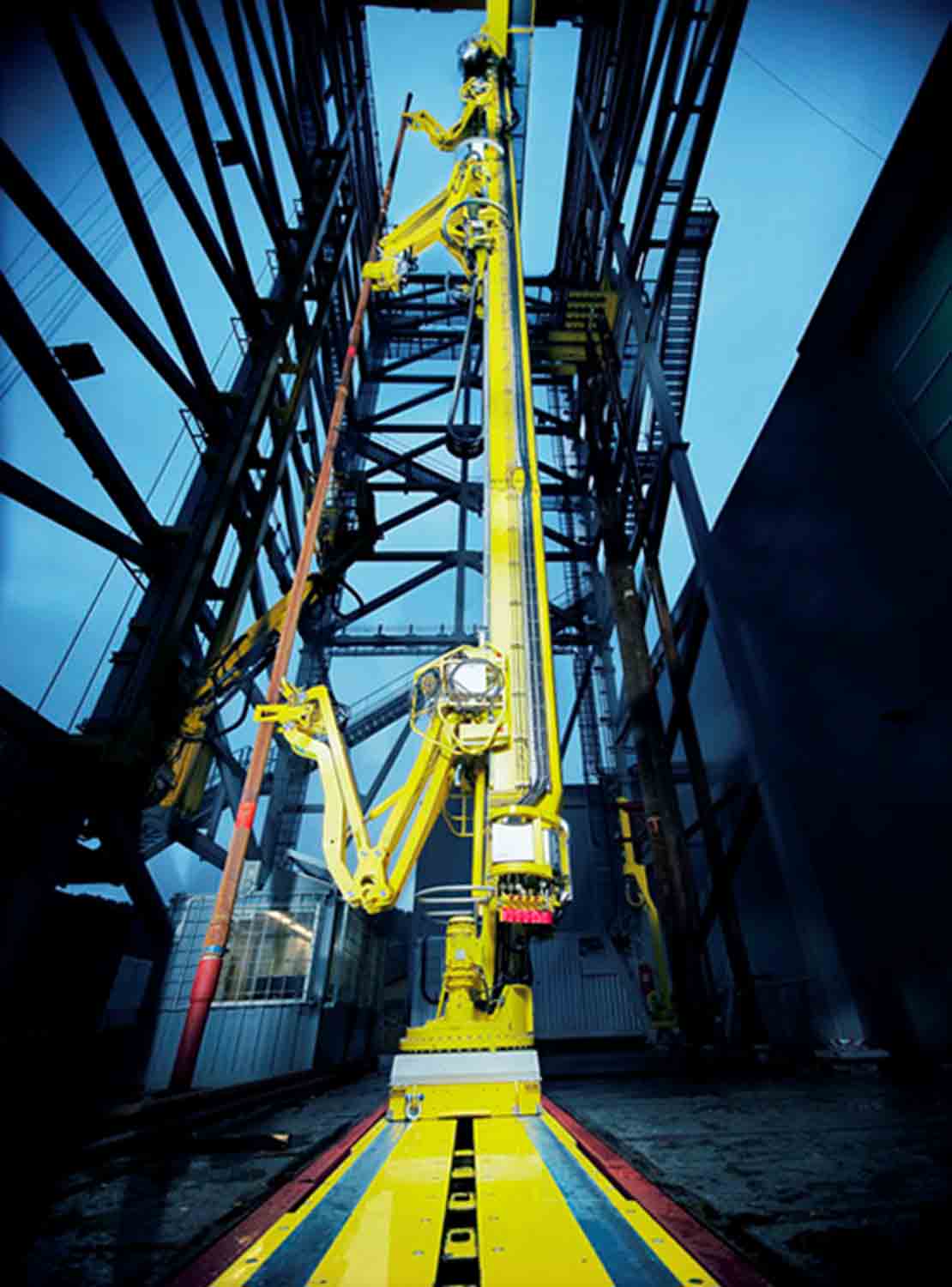 SmartRacker vertical pipe handling system