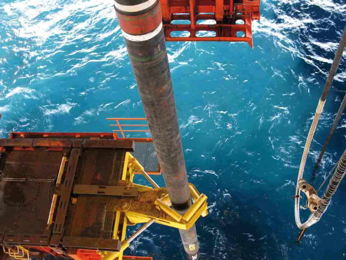 Guiding the casing through the splash zone