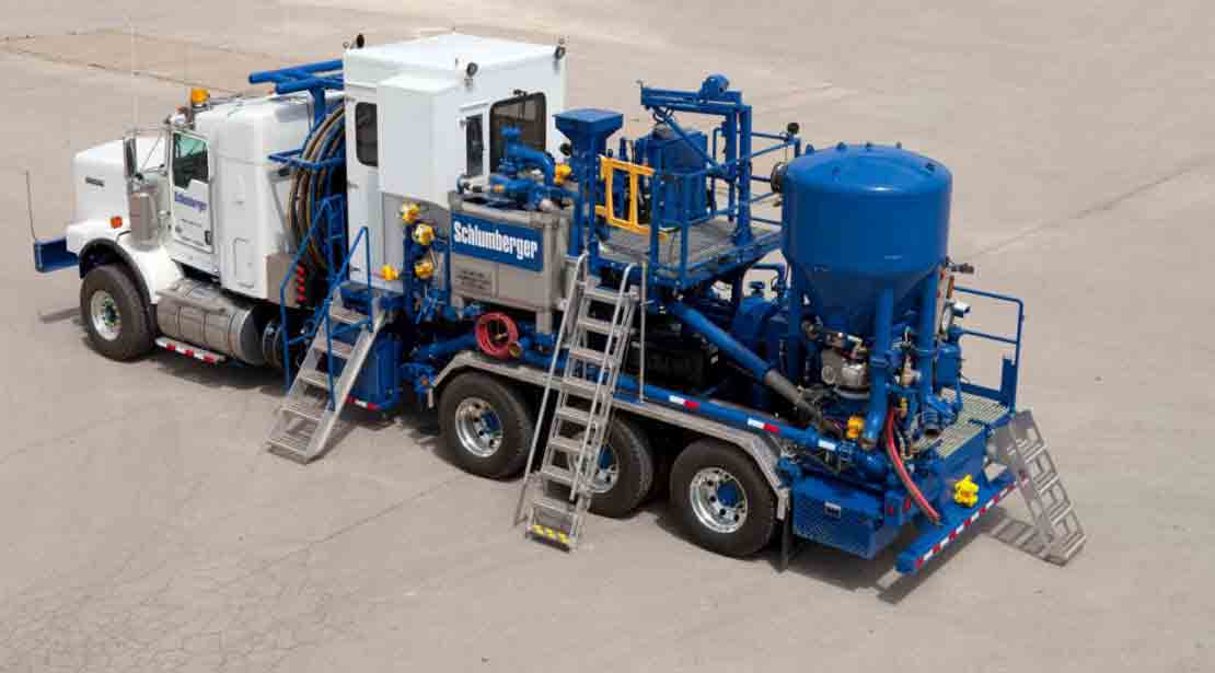 The CPS 179 truck-mounted land cementing unit with ladders deployed