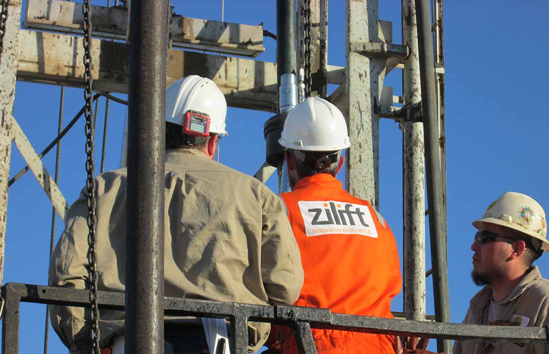 Working looking at land drilling rig.