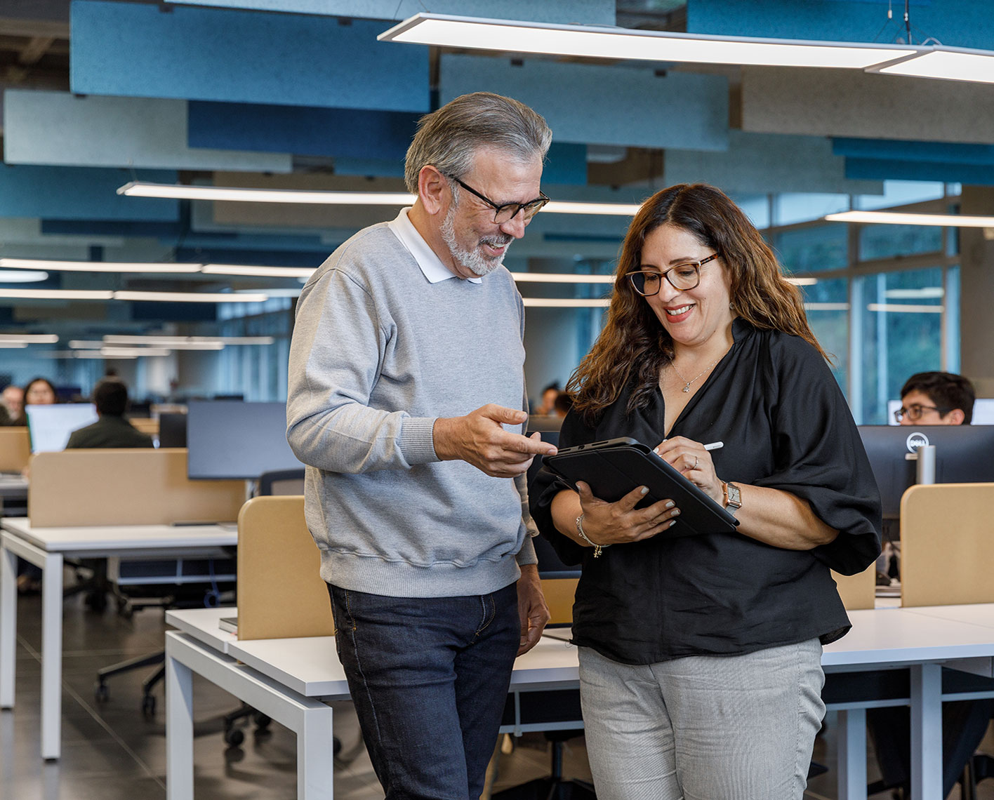 hero - two employees working together