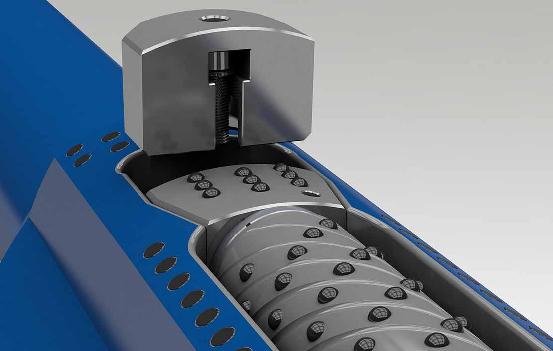 Illustration of the OnGauge torque-reduction sealed-bearing roller reamer retention.