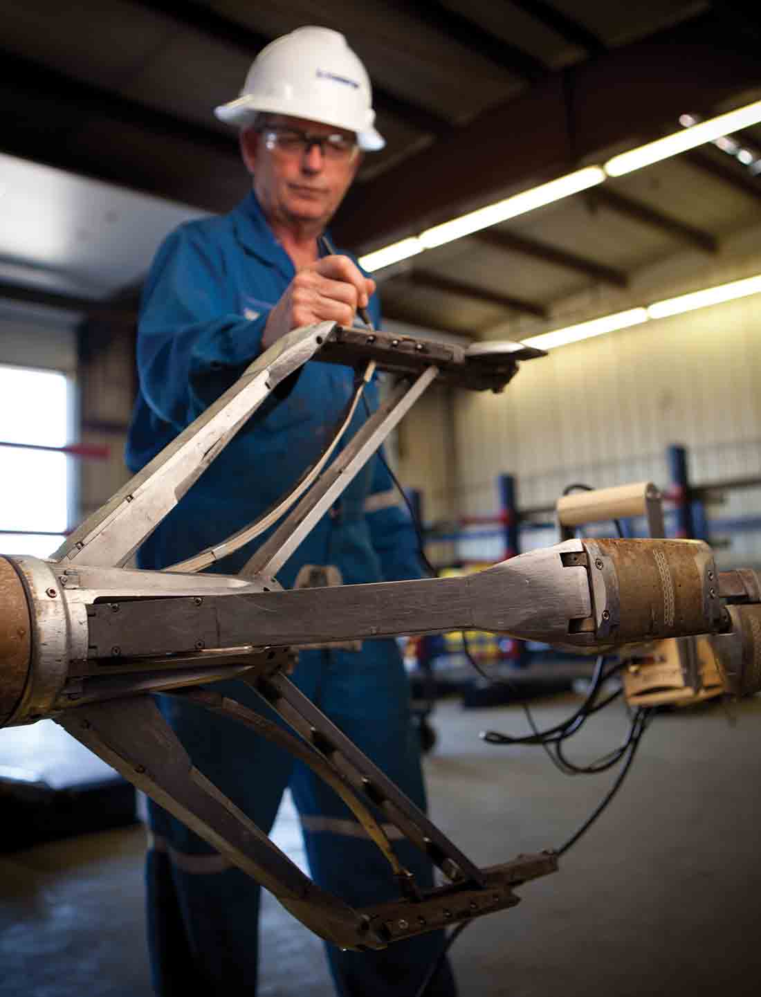 The FMI-HD microimager delivers high definition by adding completely new electronics to the industry-standard approach established by the FMI microimager’s pad- mounted button electrodes.