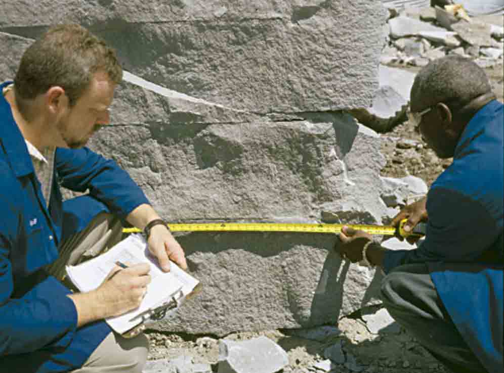 The straight, symmetrical jet of PowerJet Omega charges delivers deeper penetration.