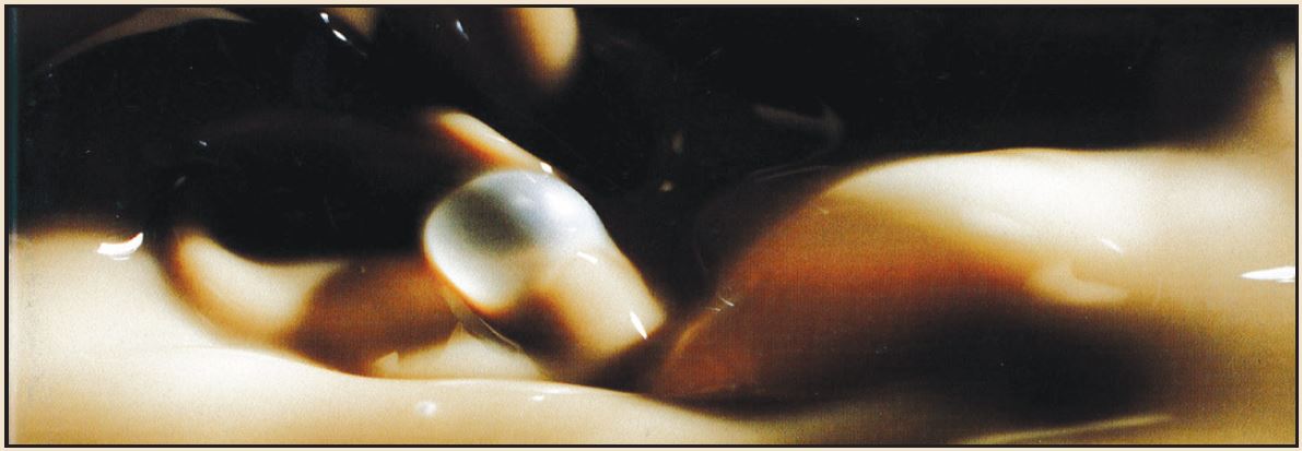 Bentonite drilling fluid being mixed and agitated.