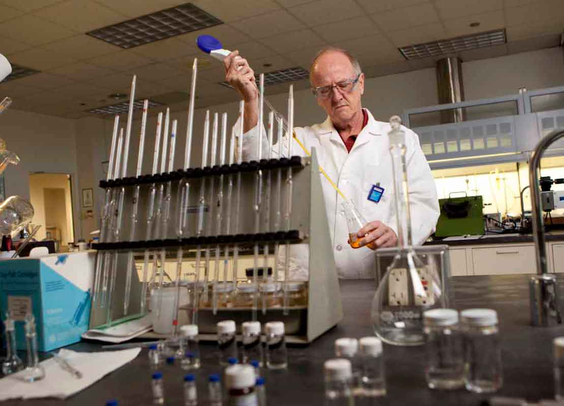 Worker with lubricants