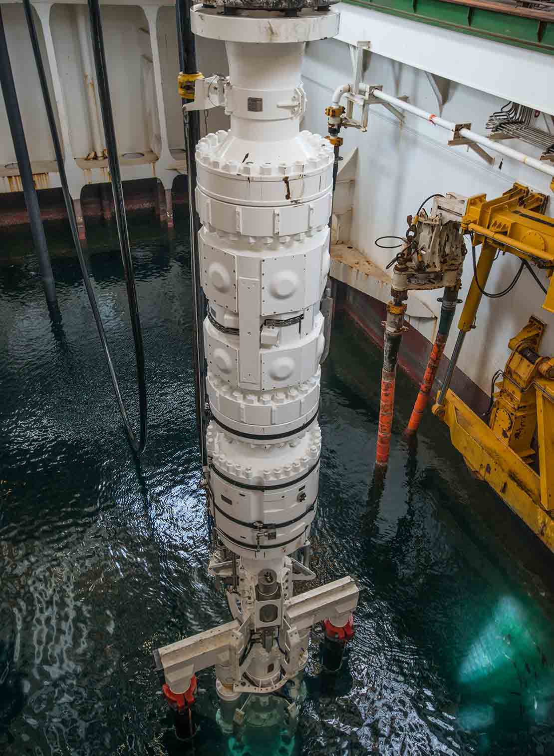Deepwater Integrated MPD Riser Joint SLB Deepwater Integrated MPD Riser Joint SLB