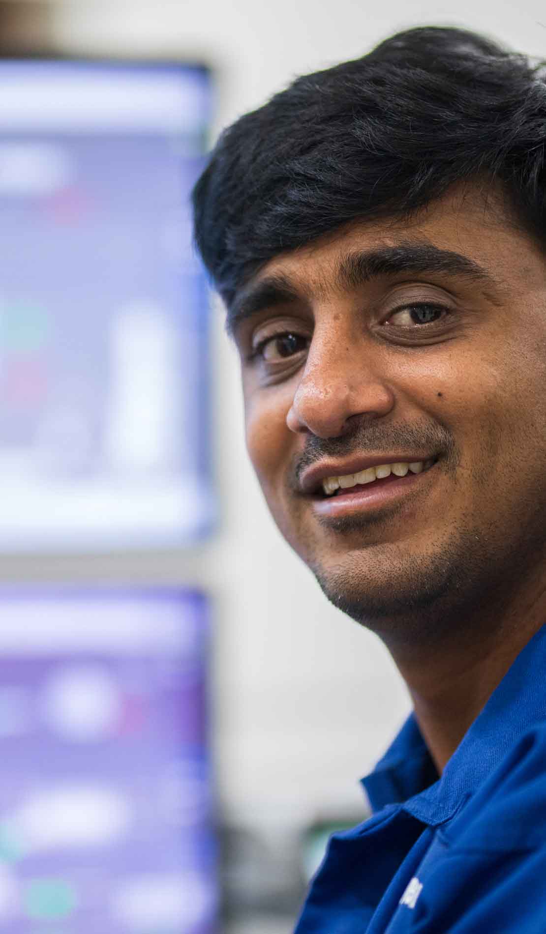 Schlumberger worker at an operational support center