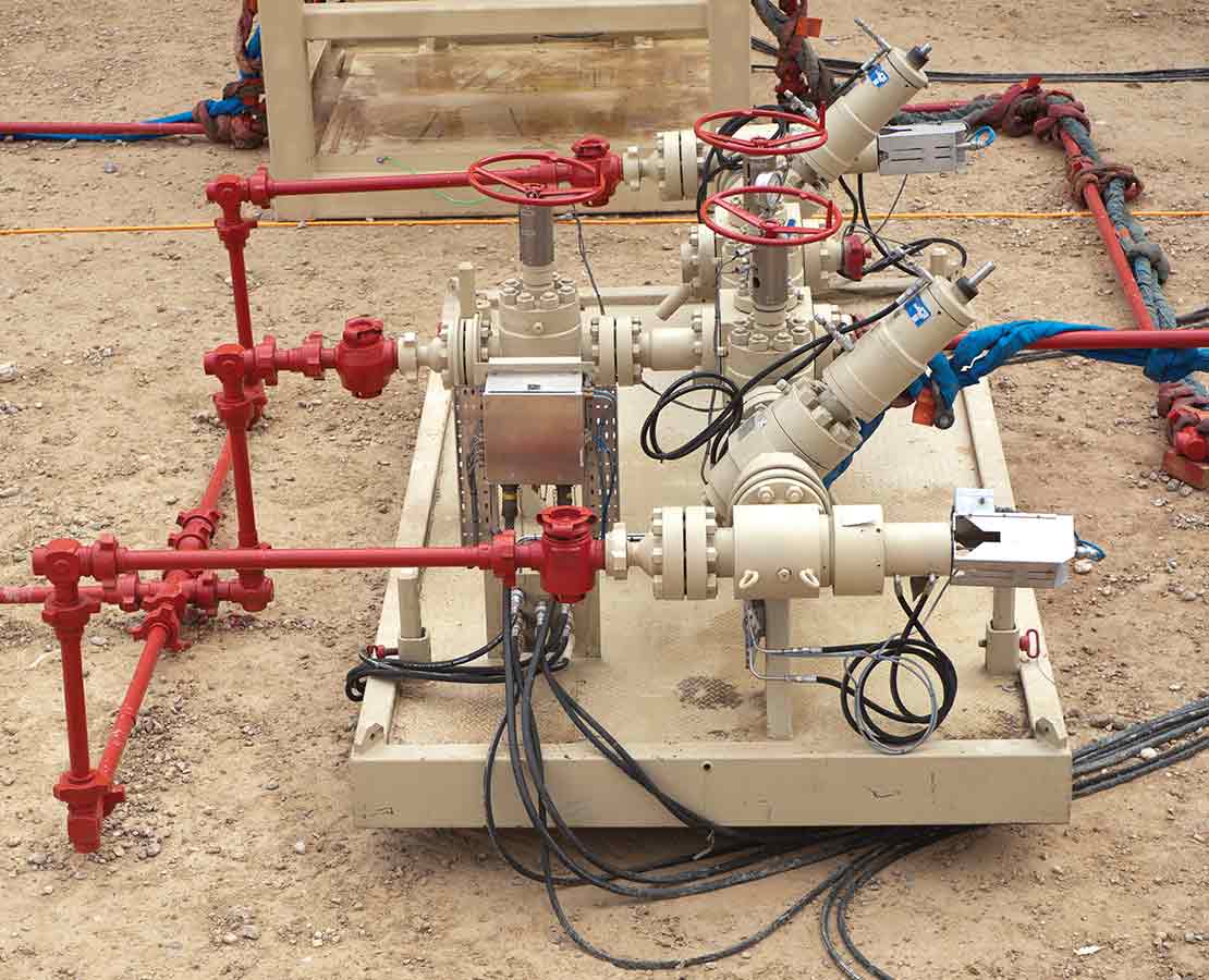 Gate valve choke manifolds