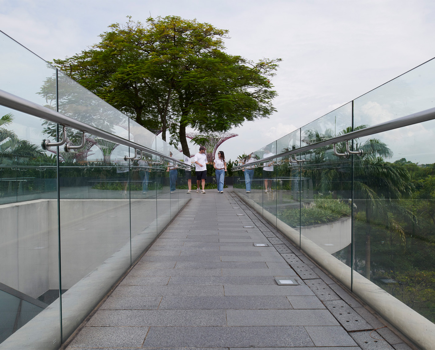 Outdoor glass walkway 