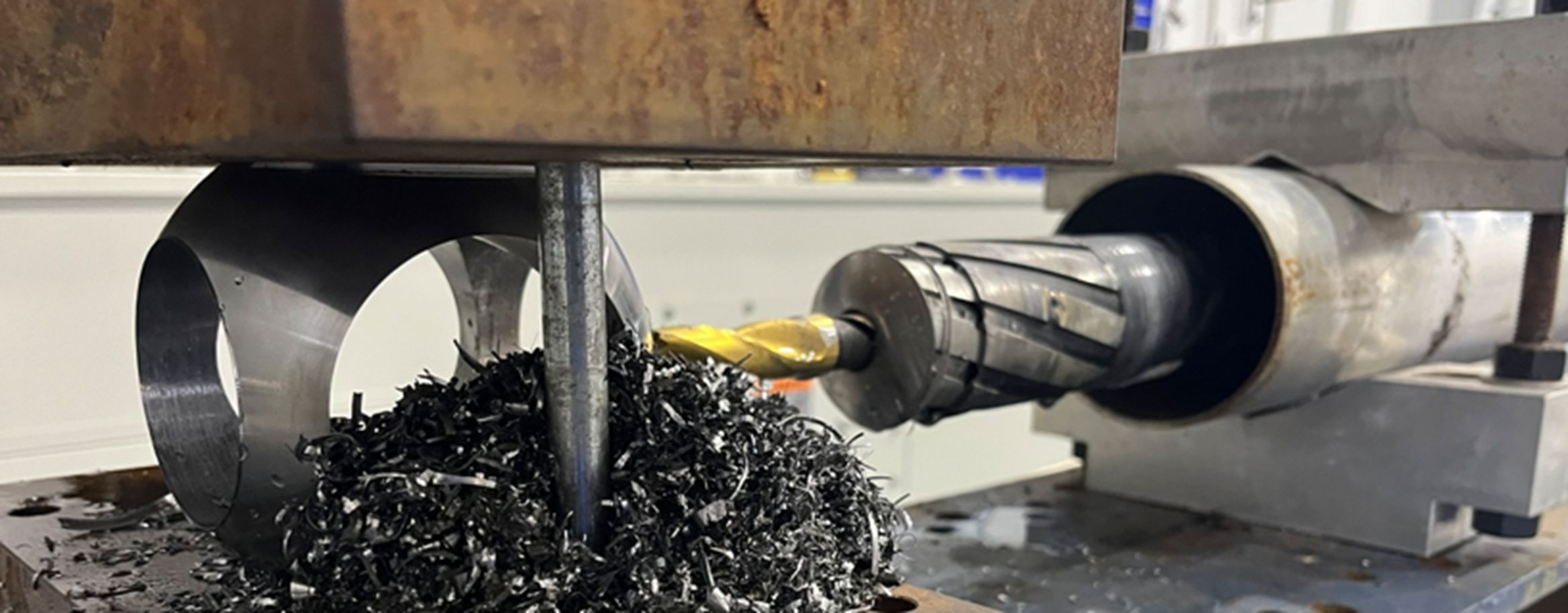 Image of the ReSOLVE iX machining tool, paired with the SPRMB-063BVR ball valve remover bit.