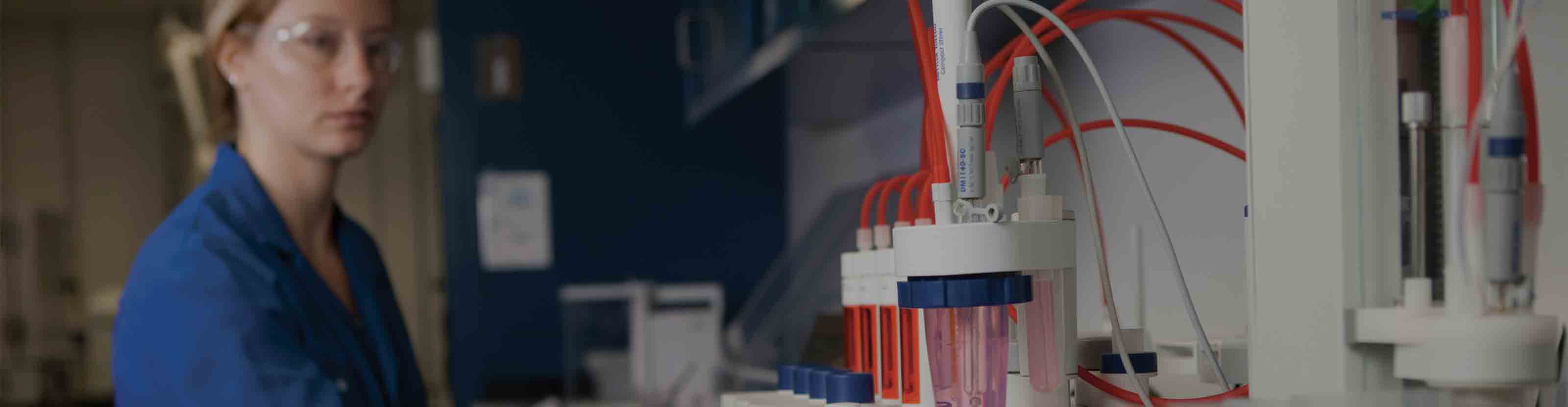 Schlumberger Reservoir Laboratories provide full aqueous geochemistry sample acquisition and analysis services, supported by experts who advise on sample capture, preservation, shipping, and standardized analytical methodologies.