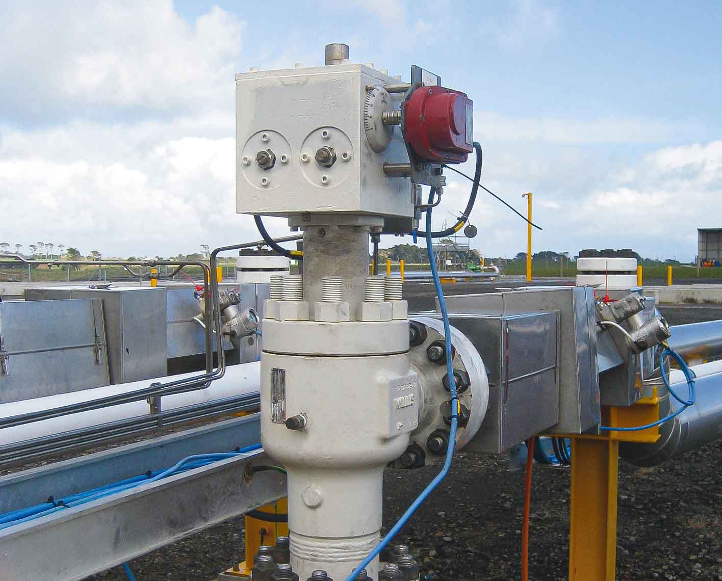 CC40 choke with hydraulic stepping actuation.