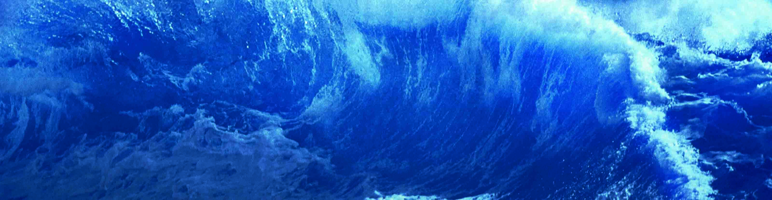 Blue ocean waves.